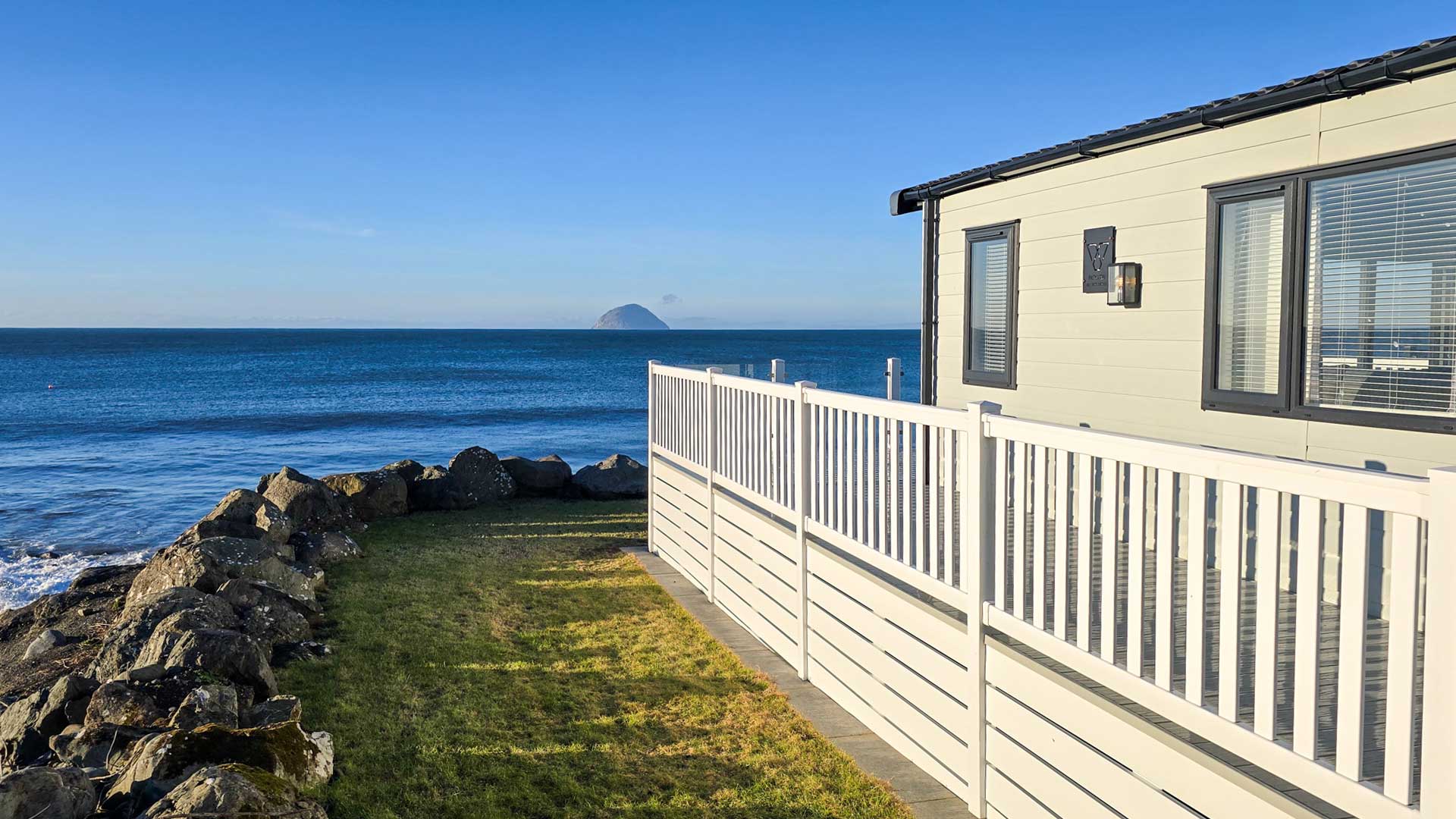 Bute Lodge with Hot Tub | Bennane Shore Holiday Park & Spa
